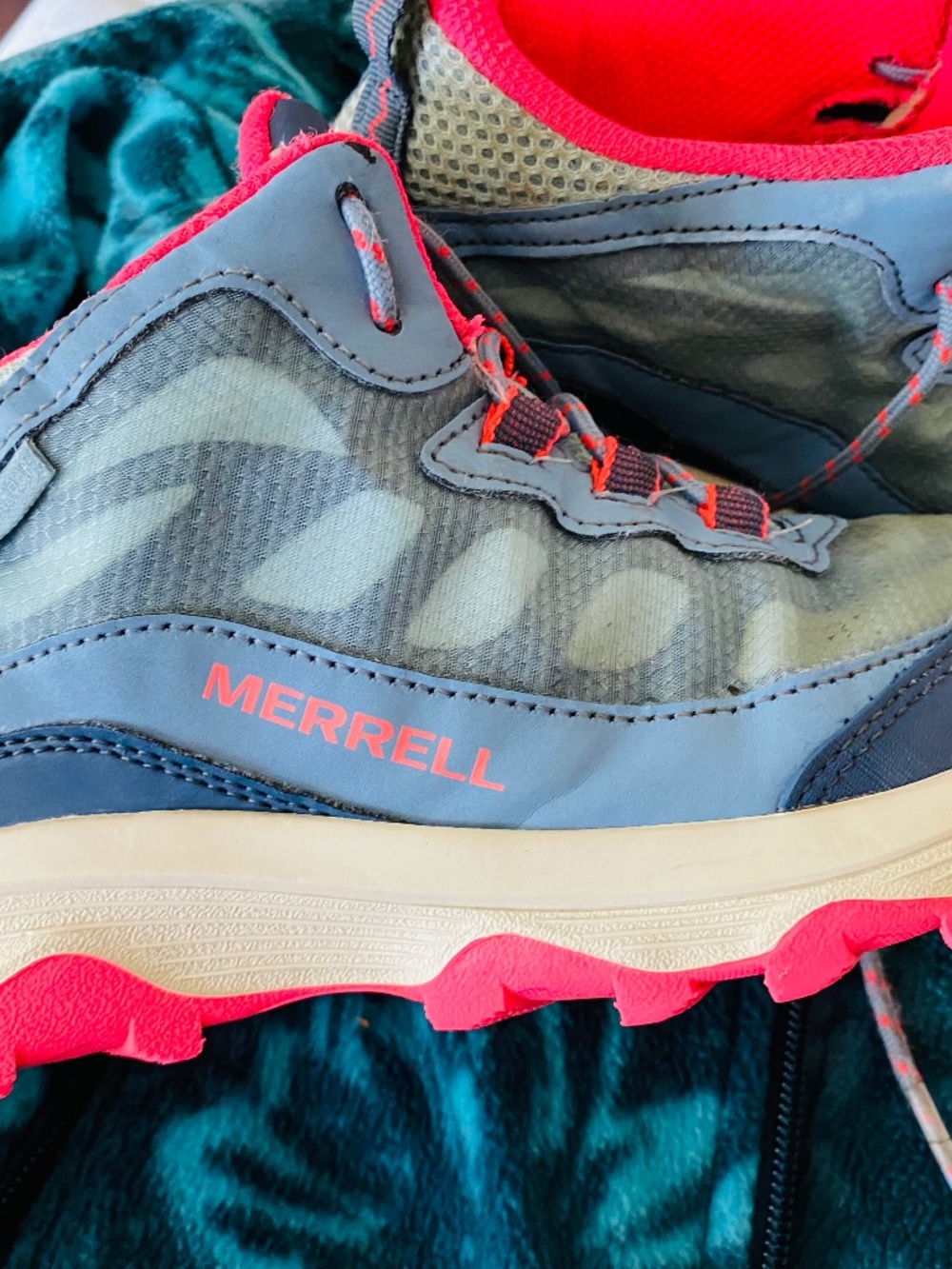 Girls size 2 Merrell waterproof hiking boots